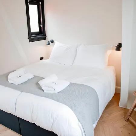 Ix Nine Streets Hotel