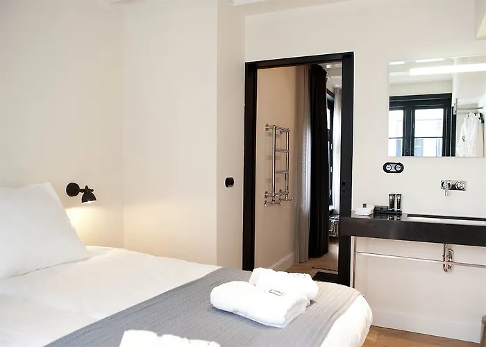 Hotel Ix Nine Streets 3*