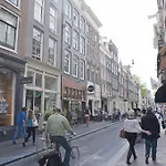 Ix Nine Streets 3*